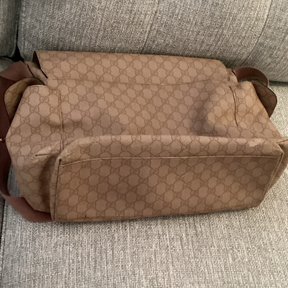 Gucci Tan Monogram Messenger Bag - Picture 5 of 6
